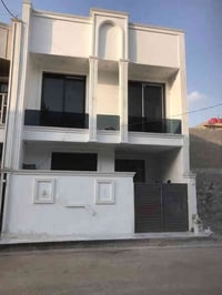 دار للبيع الدوره حي دجله شارع ٧. غرفه واستقبال وصاله مفتوحه المطبخ. وا...