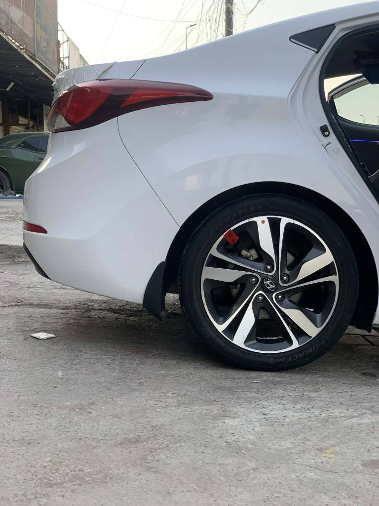 سلام عليكم
 للبيع
 هونداي النترا 2015 GLS
 فول مواصفات بصمة فتحة كشنات جلد هيتر وكهرباء ثلاجة قطعتين تبريد هيتر بلستيرن داخل لد كامل مشتغلة شغل خاص ABS
 داخل لد درجة اولى سيارة كلش نضيفة رقم سليمانية بأسمي تبريد مناخي لمس شاشة تيسلا
 بدون ضرر بدون صبخ بيهة مكانين كارت وتعديل بارد كد شبر سيارة كلش نضيفة الشراي ايخابر
 مكان كركوك
 *********** كركوك, العراق
