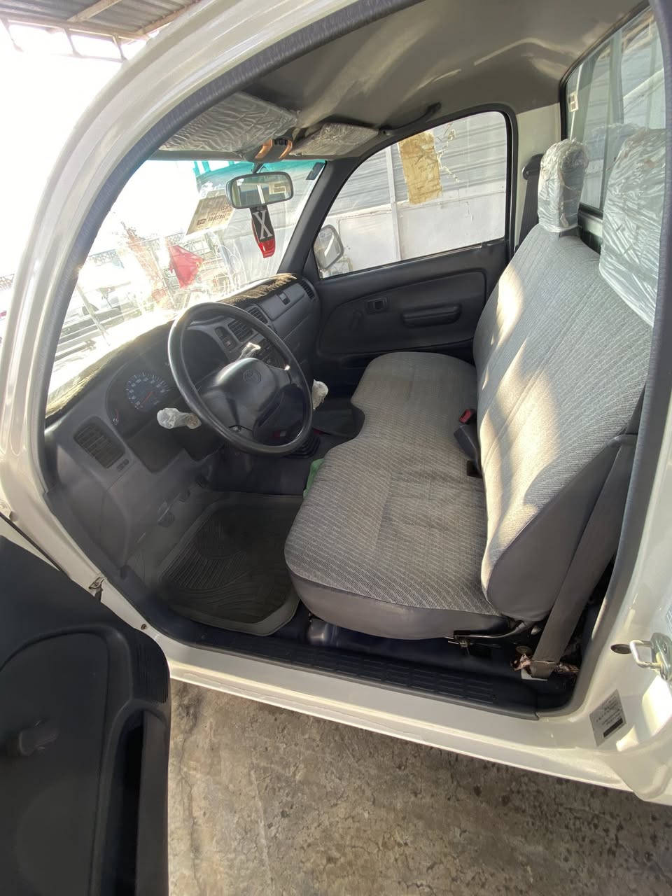 السلام عليكم 
للبيع 
تيوتا 2001 
مكفوله كفاله عامه ع وضع شركه 
ماشيه 35حقيقي 
رقم ديالى الانكليزي 
سنويه ل30
العنوان /واسط الصويره 
ل تفاصيل اكثر الاتصال ع رقم الهاتف 
***********
