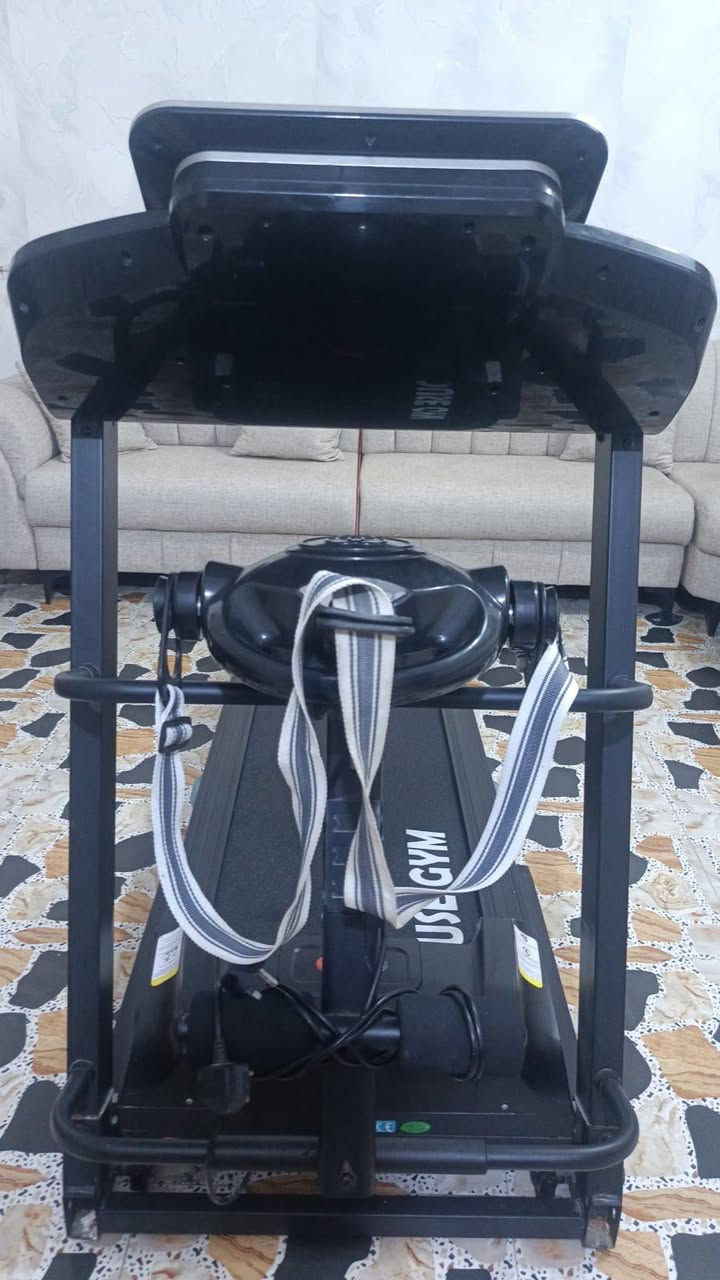 جهاز جري ماركه house gym جبلي 12 درجه وسرعه 16 + جهاز رج لحرق الدهون سعر 200 وبي مجال بسيط  المكان التاجي
***********
