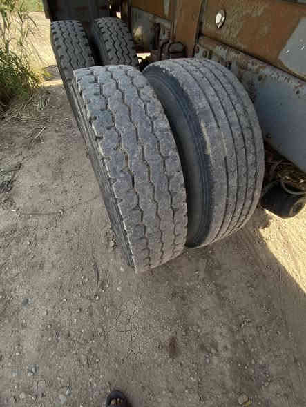 ♥️السلام عليكم من رخصة الادمن المحترم♥️
للبيع فقط تايرات وياله 22.5 جديد خمس زواجه 

أنتاجهن جديد مكان واسط زبيديه سعر ***********
