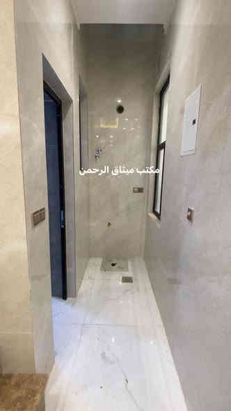 دار البيع فول بناء 2025 زيرو ركن
مسـاحـه 80 م واجهة 8 م نـزال 10 م 

يحتـوي علـى 4 نـوم ماسـتر صاله . مطبخ حار بارد .
خدمات بكل طابق في شارع فلسيطن محله 506 

موقع . المكتب شارع فلسطين تقاطع الصخره قرب مختبرات النخبة اللاستفسار الاتصال ***********
مكتب ميثاق الرحمن للعقار ***********
#بيع  #شراء #لاراضي# #ايجار #تعقيب #معاملات  #مقاولات عامه 
#ايجارات # #تجاري #سكني # #شقق# #مشتملات #محلات#
