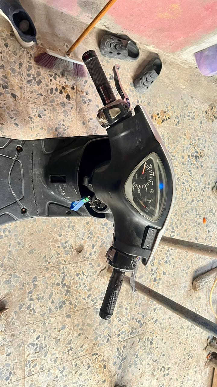 السلام عليكم دراجه ماكس عدله للبيع مكينه مامفتوحه مبدل بيه ولفات تفصيخ سعر خاص *********** مكان بصره أبي الخصيب فقط وتساب تواصل
