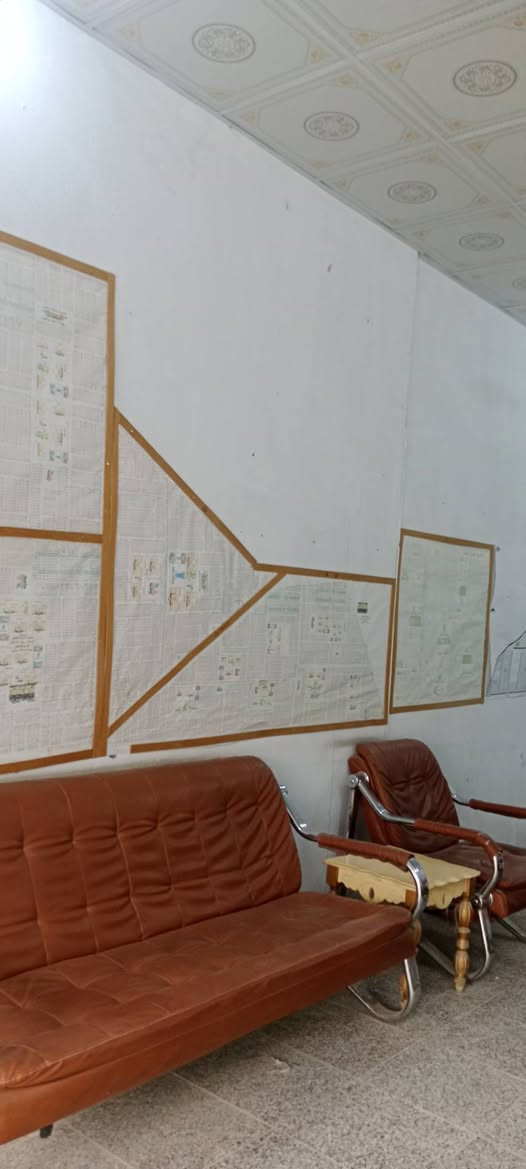 مكتب للبيع كامل  قرب شارع بيتي مقابل قصابية غالب الميالي قرب مجمع الحياة الطبي الاتصال ***********
