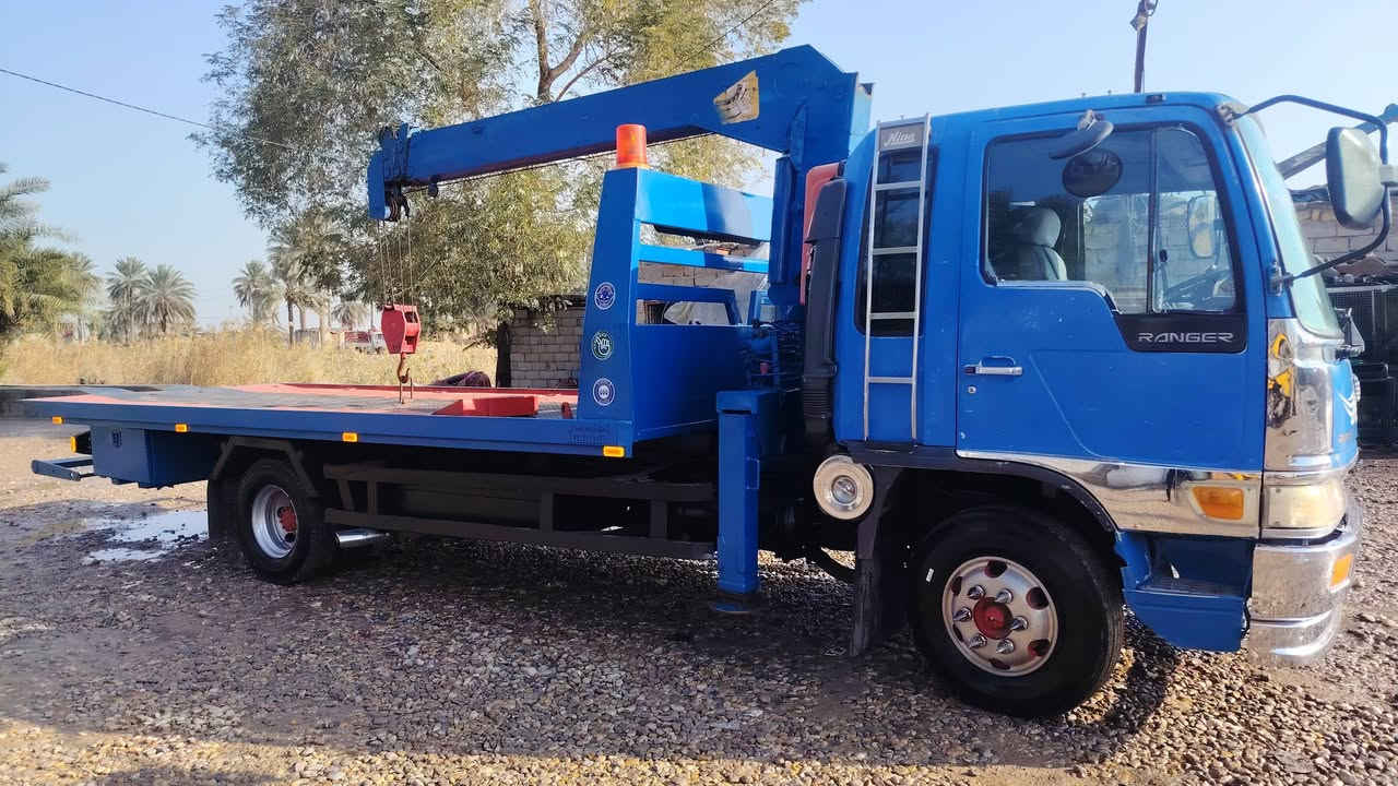 السلام عليكم كرين للبيع  رقم بصره موديل ٩٢ سنويه ٢٩ مكينه ٧٠ مكينه وكير واكسن مكفولات تخم تاير حداديه أماميه خلفيه جاهزه للعمل مكان بابل الشوملي ***********  ***********2
