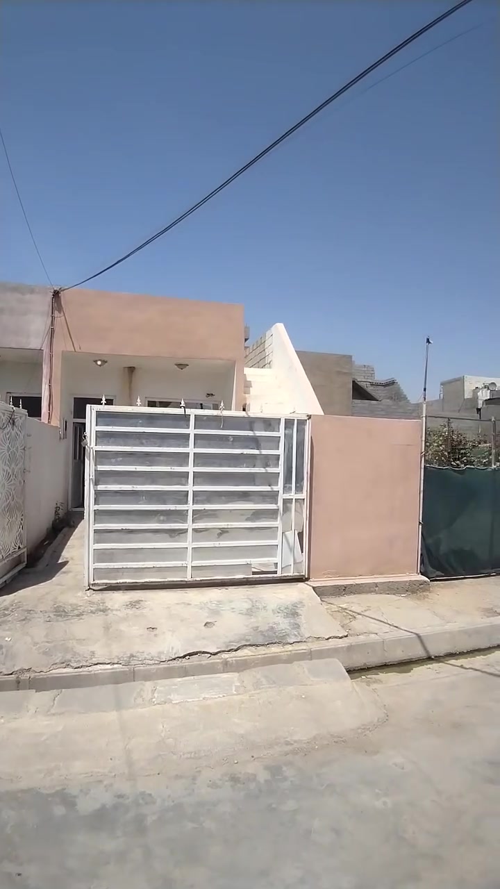 دار للبيع رقم بلدية ١٠٠ متر طولاني العنوان منطقت ٧٧ قريب على حي العسكري استفسار ***********
