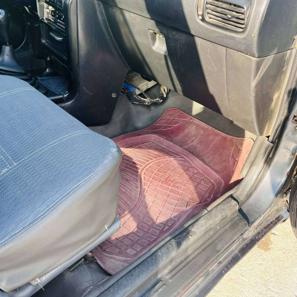 نيسان صني موديل 1993 بيها صبغ جم قطعة صدر كهربائيات كلها شرط
تايرات باتري جديد دوشمة

سيارة حيل نضيف كوبون بانزين رقم صلاح الدين شرط التحويل *********** كركوك, العراق
