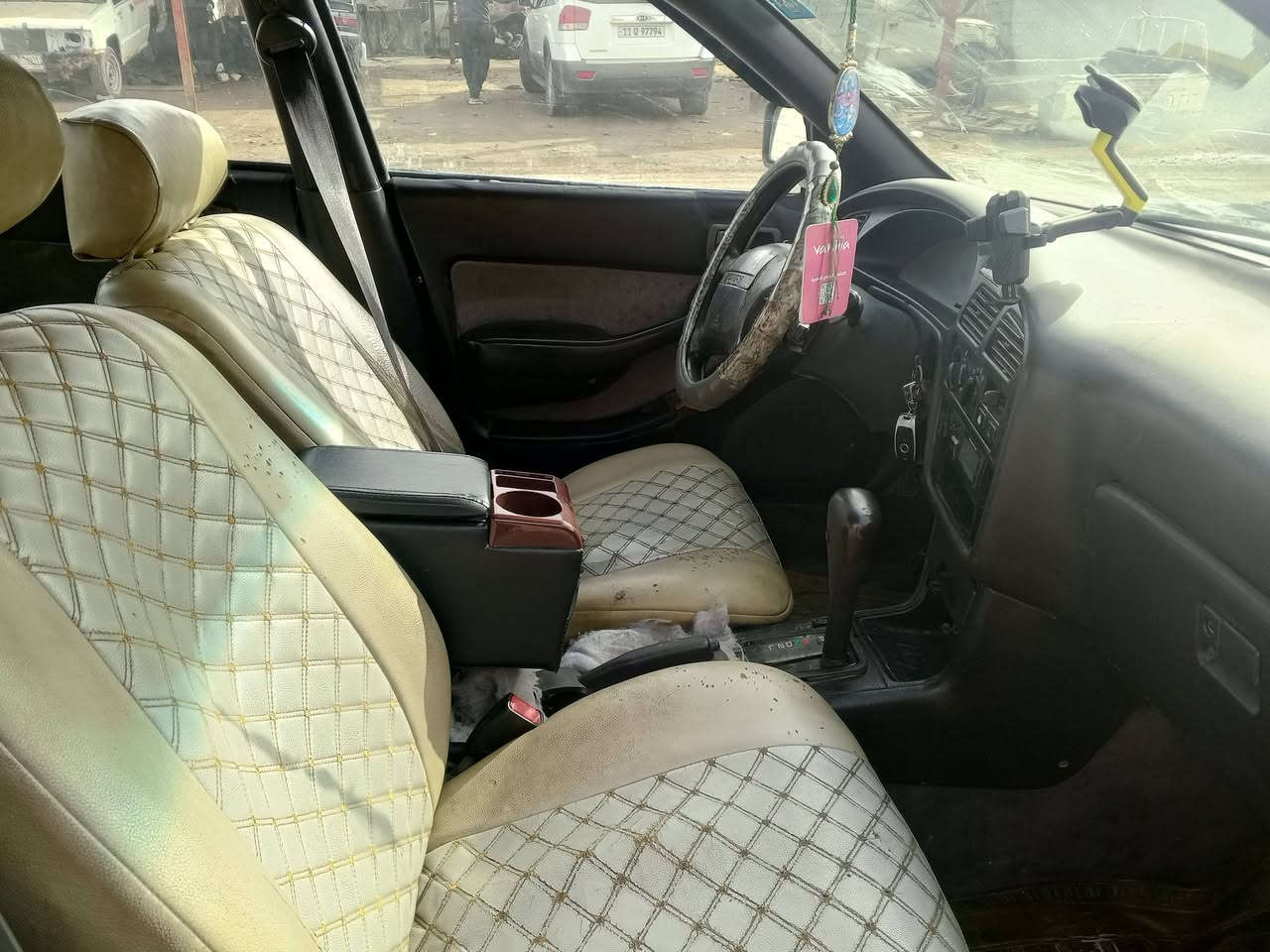 السلام عليكم سياره كامري موديل 1993البيع مكان السياره الضلوعية خزرج ***********
