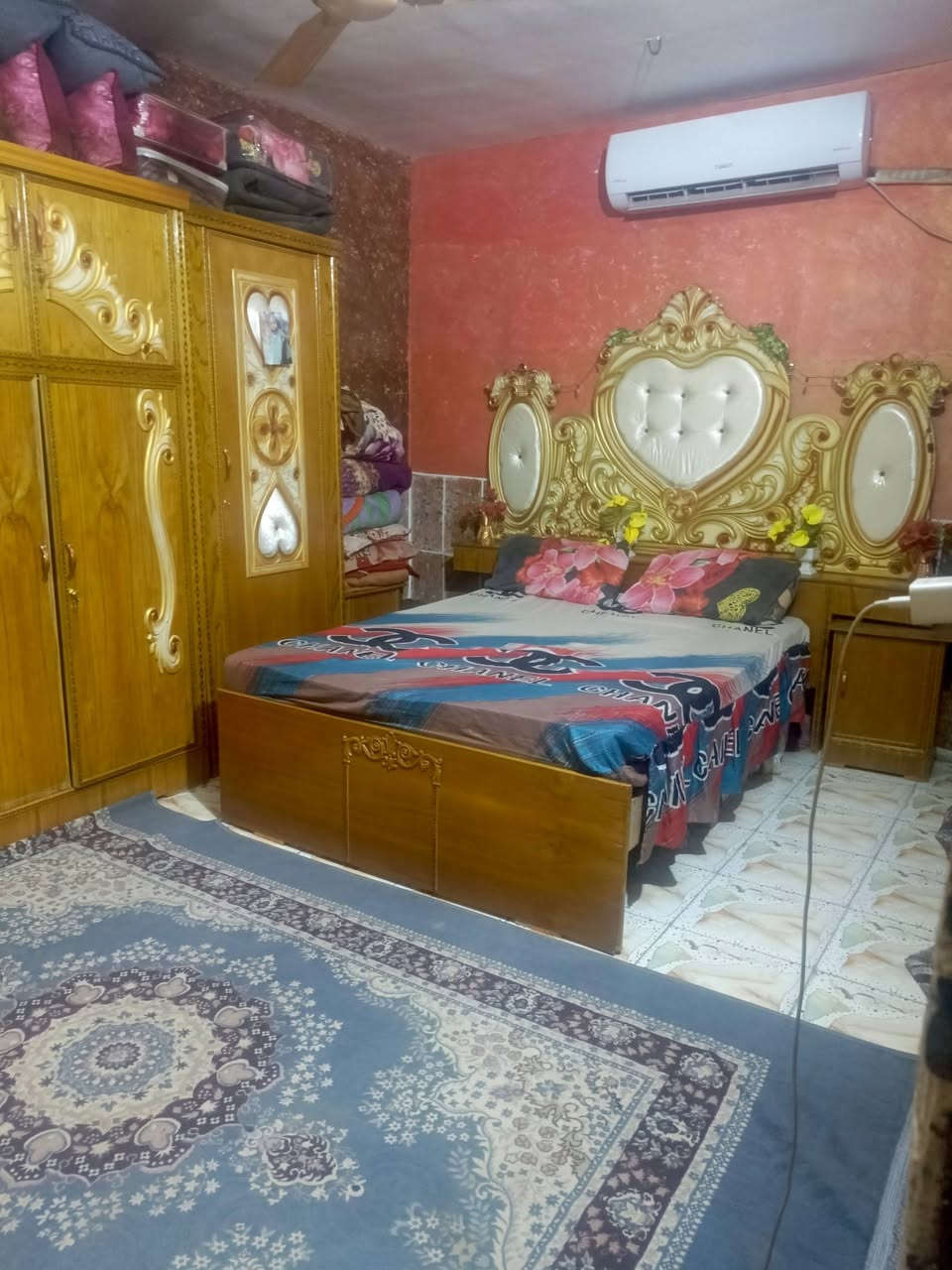 السلام عليكم دار للبيع العنوان النهروان  شارع عشرين مقابيل المركز المساحة 200متر غرفتين صالة واستقبال مطبخ صحيات وترك رقم الهاتف .*********** 

السعر 45
