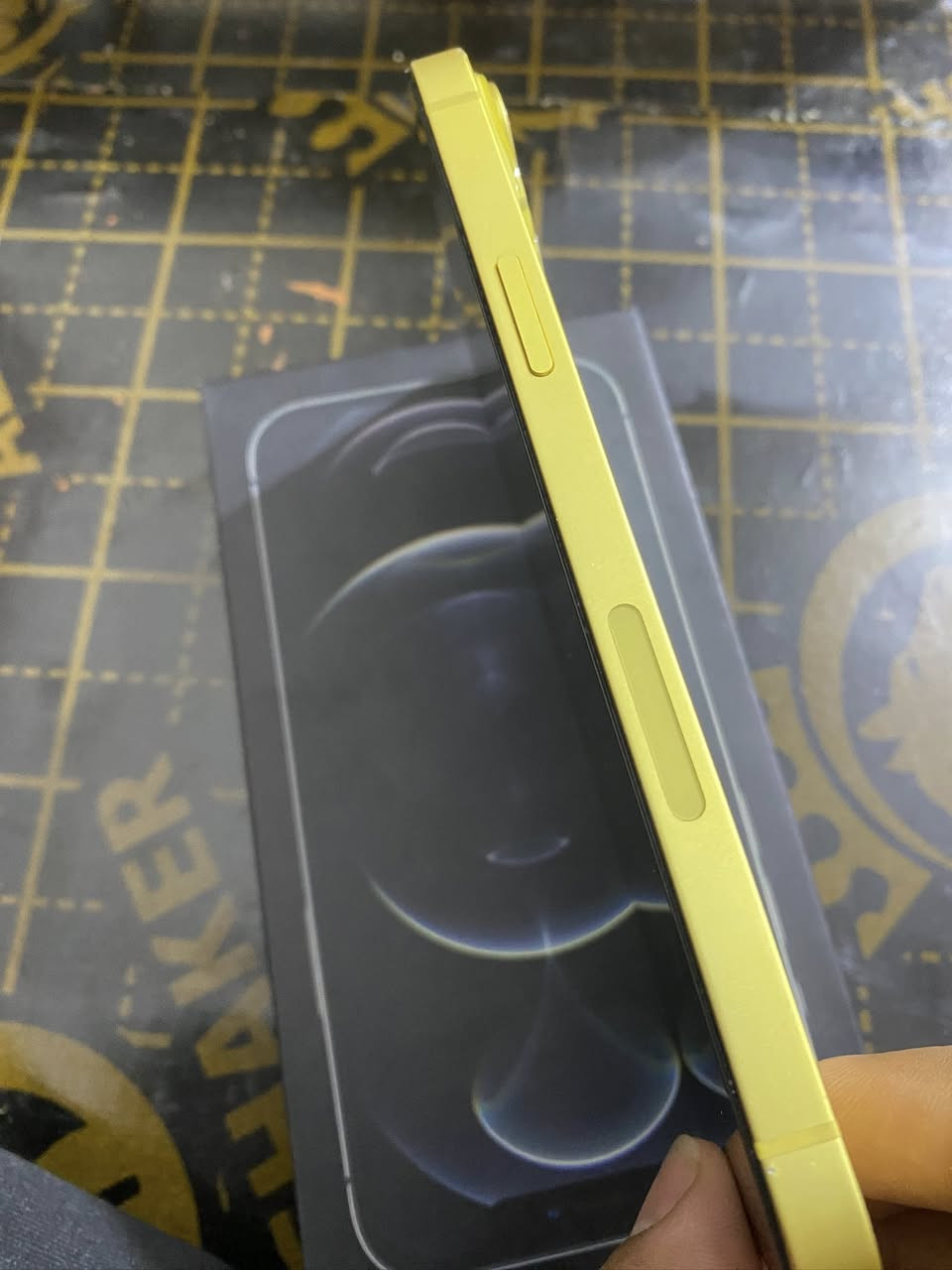 سلام عليكم آيفون ١٤ بلاص لل بيع ذاكره ١٢٨ بطاريه ٨٦ شريحه كترونيه نضافته ٩٩  كرتونه مالته موجوده سعره ٥٠٠ وبي مجال تجي وتفحصه بيدك وذا تريد تأخذ لل أبو مبايلات تفحصه ؛؛؛ بكاني شهداء لاوله رقم ***********  ❤️❤️ بغداد
