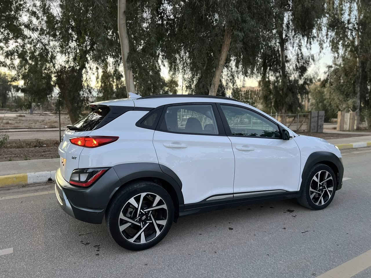 كونه 2023 

رقم فحص 

مكينه 1600 تيربو  
 
مري شفط حساس خلفي وباقي المواصفات التحكمات والقياده الموجوده باغلب السيارات 

حادثه بدون دواخل صطحي صور الحادث والسونار داخل المنشو 

السعر. 140. ورقه 

مكان السياره بابل مسيب سده الهنديه 

***********
