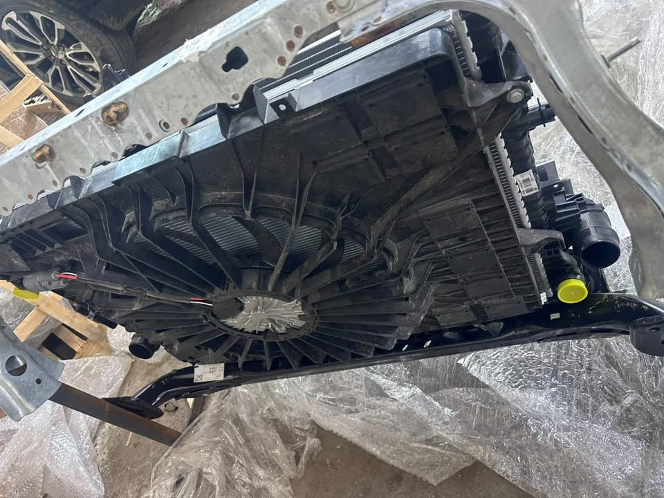 السلام عليكم 
متوفر طبكة كاملة راديترات مكينة 4 سلندر 2.0L 
Xt4 Xt5 Xt6 
موديل 2020-2025 
***********
