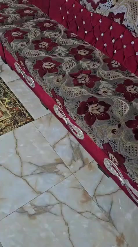 السلام عليكم ورحمة الله
بيت في حي الرشيد الشارع الرئيسي موقع تجاري ومميز جداً 
مقابيل اعدادية الحكيم بناء حديث درجة اولى
الواجهة 7.5والنزال 20=150متر طابقين
الطابق الارضي يتكون من استقبال وهول داخلي ومطبخ وغرفة نوم ومجمع صحيات اجلكم الله
والطابق الثاني ثلاث غرف نوم ومجمع صحيات وصالة
والطابق الثالث مخزن وبتونة للأستفسار الاتصال *********** او مراسلة الصفحة
السعر 285 بيع مستعجل جداً
ملاحظة بسعر قطعة
