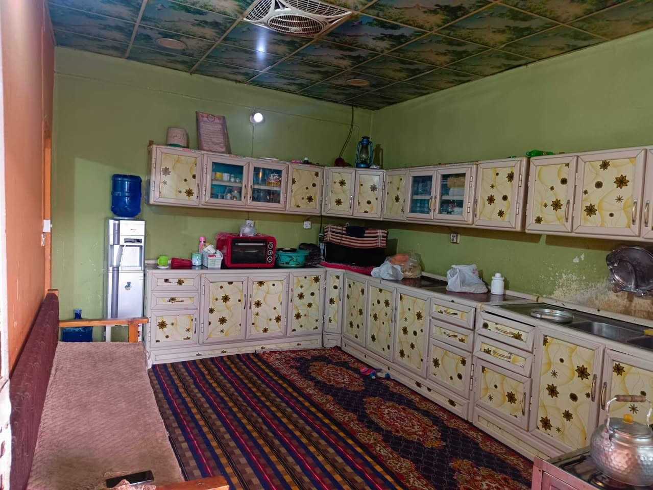 يالله توكلنا على الله يوجد بيت مساحة ٢٦٤م بالسند البناء ٢٩٤م للبيع طالقين يتكون الطابق الثاني صاله وغرفتين وجوه غرفتين وصاله وستقبال ومطبخ وطرمه وصحيات بيت مثل ماواضح بالصور بشارع ابو مخلص مركز شباب موقع حلو 
الاستفسار الاتصال
بناء على الارقام التاليه
***********
***********
