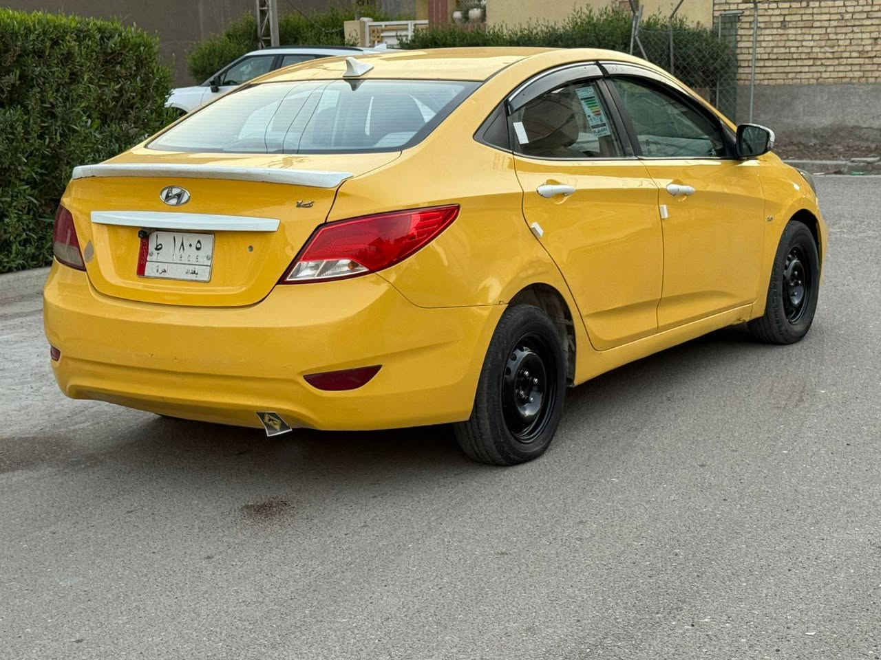 السلام عليكم 
اكسنت 2013 كير عادي خليجي محرك 1600 دوش مكفوله مــن الحادث سياره جاهزه بدون نقص كير ومحرك مكفولات صدر امامي وخلفي جديد تخم تاير جديد كهربائيات كله شغاله سياره جاهزه للاخير معروضه ب ( 72$ ) وبيه مجال بسيط مكاني بغداد الدوره للاستفسار *********** بغداد, العراق
