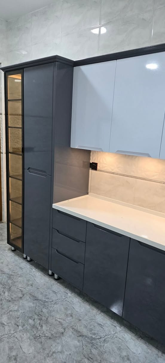 الترتيب و الجمال 😍😍

💙

كل التفاصيل موجودة بهذا المنشور للي يحب يستفسر عن العمل 👇🏼👇🏼👇🏼👇🏼

🧤مصداقيتنا و ياكم خلتنا بكل فخر نكول ماكو جودة مثل اللي احنا نشتغلها ونقدمها الكم  💙💙 

شركة المعين للمطابخ التركية يقدم لكم كل ما هو جميل و فخم و بأعلى جودة وبصناعة عراقية وبخبرة اكثر من 20 سنة في صناعة المطابخ 

 🕶️ و شرط الضمان يمنا مفتووووح 

☠️الداخل المنيوم تركي 🇹🇷 ثقيل محشى بالخشب الالماني أو الحديد يو 🇩🇪مع استخدام خشب الـ HDF التركي 🇹🇷 عالي الجودة والمقاوم للرطوبة 🚫

يكون ارتفاع الملحق 1 متر مقسم إلى 3 طوابق ينطيكم مساحة وحرية بالخزن كلش مريحة 💸

⛑️ يتم تقوية الرفوف الداخلية بالجسور الالمنيوم الثقيلة مما يسمح بتحمل كاااافة الأوزان ،،، 

 بالنسبه للسعر ( بعد التخفيض  ) 

يكون سعر المتر الأرضي 180 الف 

سعر المتر الملحق 180 الف 

سعر المتر الكوارتز الطبيعي الاعتيادي  150 الف

سعر المتر الكوارتز الطبيعي ابو الدمااار 175 الف 

📌📍 العنوان ديالى - بعقوبه - التحرير -    الفلكه الأخيرة بتاجه شارع الجاهزة 

كل الأيام متواجدين من 9 ص إلى 7
عدا يوم الجمعة ويفضل الحجز مسبقآ 💙

*********** #ديالى #ديالى #صلاح_الدين #شركة_المعين_للمطابخ_التركية #بعقوبة #بعقوبة
