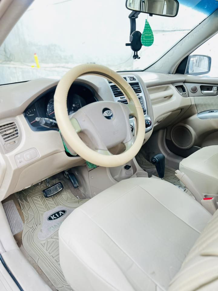 سبورتج امريكي 
موديل 2007 محرك6  2700 
حادثها مال امريكا شويه بالدعاميه صوره الحادث موجود 
وبيها بارد بالجاملغ الوره 
السياره مابيها معجون 
السعر 95 
مكاني بغداد

‭٠٧٨٩ ٣٧٩ ٨٠٥٧‬
