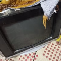 تلفزيونات قديمة • واحد يشتغل • ٣ تحتاج تصليح