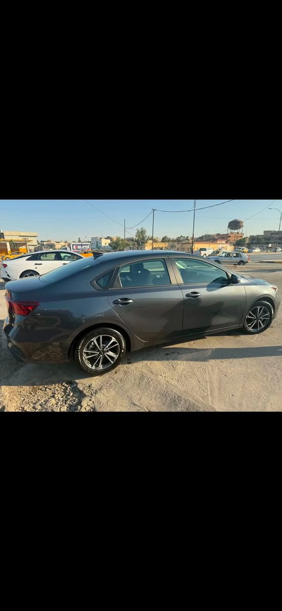 السلام عليكم كيا فورتي 2024 نص فول رادار امامي تحديد مسار 3 انضمة قيادة قيادة داتية حادثها فقط براس البونيد بدون ايربكات بدون دواخل ماشية 19 وبالمايل والسيارة رقم اربيل السعر 157 ومجال    للتفاصيل اكثر الاتصال ***********
