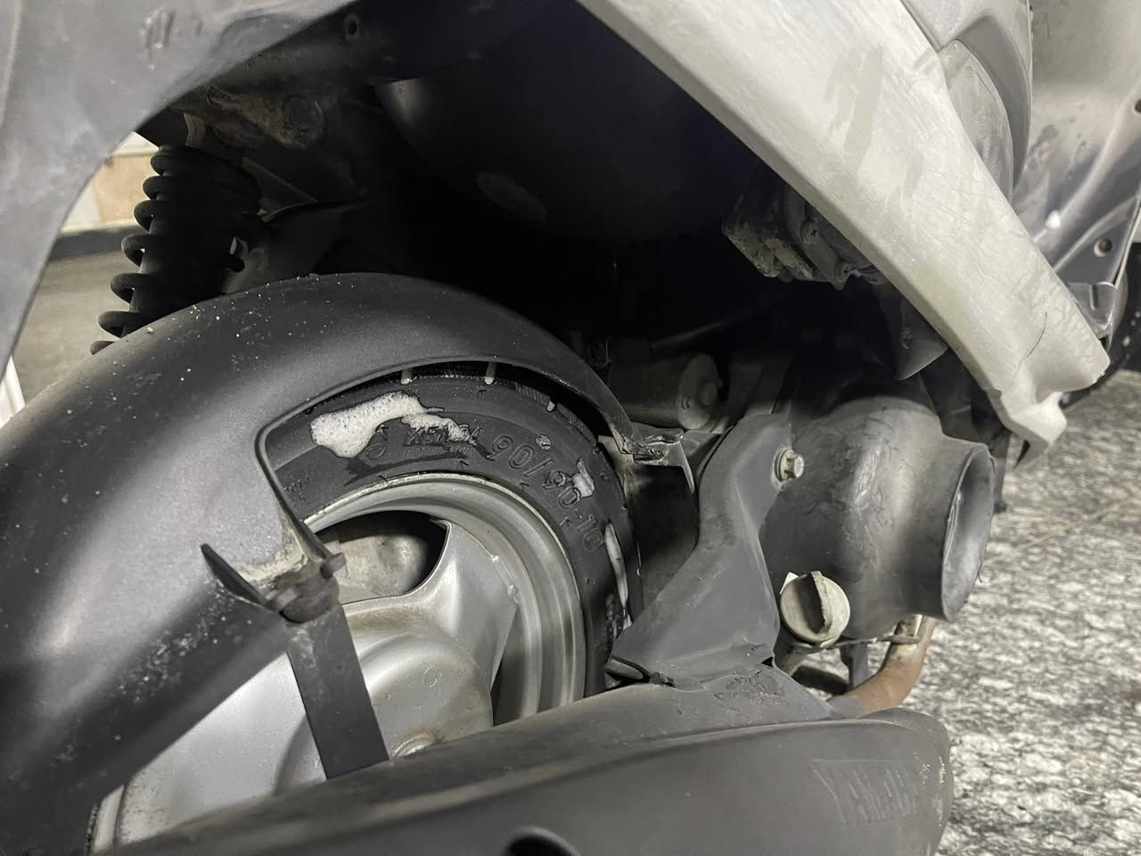 السلام عليكم 
ماكس قجمه للبيع 
دراجه كفاله 
سلف بلاد 
كابريته بلاد 
دبل امامي خلفي شغال 
لايت وصطاب خلفي شغال 
دراجه ما مفتوحه بلاد 
كيج بانزين شغال 

سعره 650 الف بيه مجال قليل 

رقم ***********
