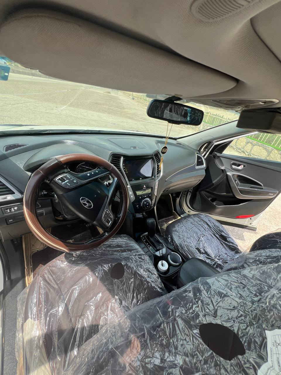 سنتافي سته سلندر مكينه (3300) دوش لون ابيض صدفي موديل(2013) رقم بغداد ماشيه (150)الف كيلو متر وارد  خليجي فول مواصفات سياره تاخذهه من البيت على ضمان وين ما تريد تفحص افحص ما بيهه اي نقص السعر (153) صور السونار مرفوقه
للاتصال // ***********
