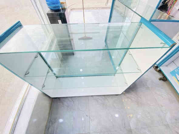 فاترينات للبيع
عدد٢
طول ١٢٠
ارتفاع ١٢٠
***********
