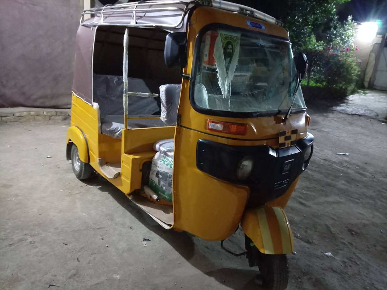 السلام عليكم تكتك للبيع موديل 18 مكاني بابل القاسم التكتك جاهزه من ايدي كبل لشارع مكينه عشرين اكسن جديد تكتك ما ناقصه برغي سعره 4/500 اربعه مليون ونص وبيه مجال قليل للشراي يتصل *********** وبي خير ويدلل
