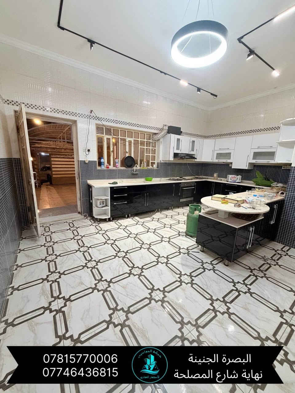 🔶(بيت للايجار)🏡✅ // طابق واحد  //

🔹(المساحة (320) متر //بناء حديث //

🔸(يحتوي البيت على / غرفتين منام / صاله / ديوانيه / مطبخ حار بارد / صحيات عدد ثلاثه / كراج / حديقه / مناور / وكذلك من ضمن البيت يحتوي على / سبالت عدد خمسه / تخم قنفات / كامرات مراقبه / كاونتر ومطبخ كامل 

✔️✔️ الموقع الجبيله قرب السوق الاصفر //يقع البيت على شارع عرضه (15) متر//

   // سعر الاجار (مليونين ) قابل للتفاوض// يصلح لعائله سكن / او مكتب او شركه //

🔻(عنوان شركة الجوادين للاستثمار العقاري )
 ( /الجنينه /نهاية /شارع المصلحه / قرب سوق الجبيلة ) 

//لطلب والاستفسار الاتصال على الارقام لتالي//

واتساب +اتصال ***********
واتساب + اتصال *********** البصرة, العراق
