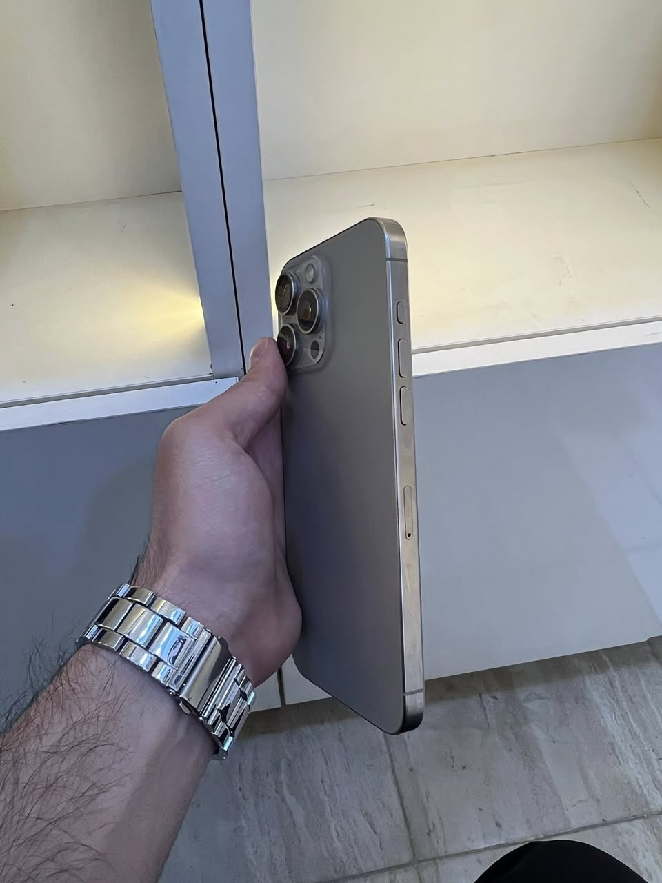 السلام عليكم أيفون 15 pro max اخو الجديد ماستر شرق اوسط ويا كارتونتا بطارية86 لا معلاية لا مفتوح لا مبدل بي شي ذاكرة 256 سعرةوبي مجال مكاني بابل(***********) مليون و200
