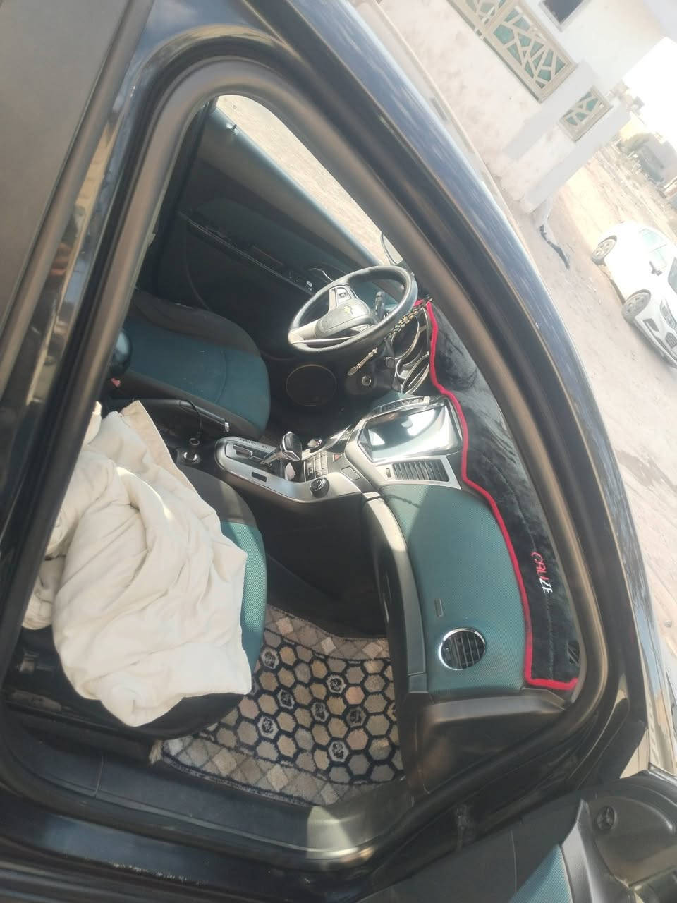 سلام عليكم كروز 2012 بسمي رقم جديد وسنوية جديدة الحد 2031 سيارة جديدة مكينة وكير حدادية فول تبريد ثلج بيها صبغ باب السايق والهلال الخلفي السعر 75 بيها مجال قليل العنوان بغداد سبع البور رقم الهاتف *********** و *********** علي
