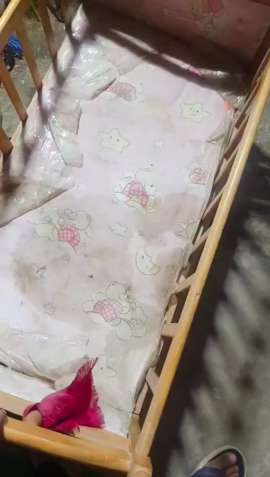 سلام عليكم كاروك نضيف بس تنضيف يحتاج متروك كامل كلشي ما بي جروخ بي هم سعره 25  مكاني بغداد حي العامل فقط واتساب بي ***********
