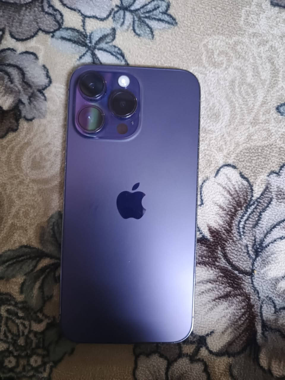 14 برو ماكس للبيع ب750 مبدل كامره فقط المبايل نضافته 100/100 تفحص وين ما  بطاريه 84 المبايل ماستر يعجبك مكاني ديوانيه جلبيه رقم الاتصال ***********
