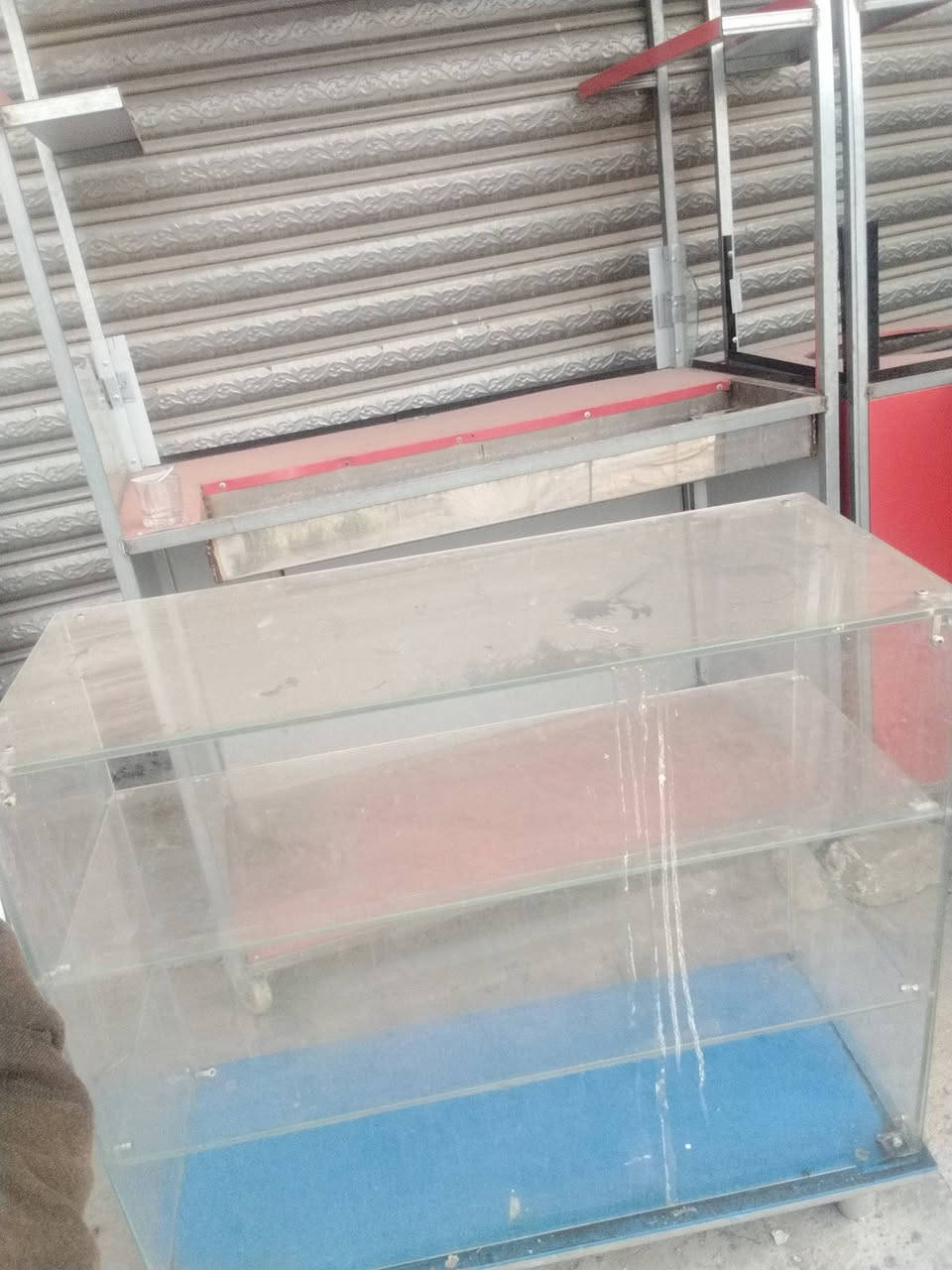 السلام عليكم غراض مطعم استعمال شهر للبيع للاستفسار 
***********
