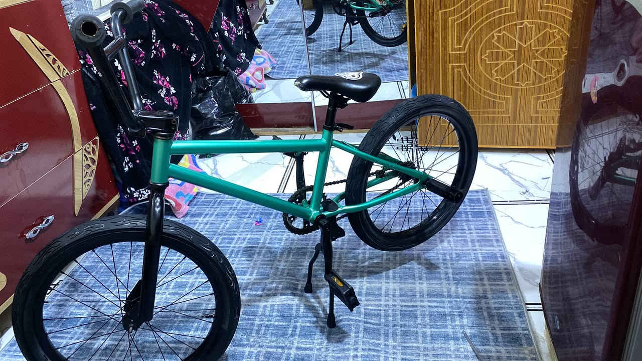 بايسكل ستعراضي للبيع السعر ١١٠ وبي مجال العنوان بصره مستعجل ع بيعته***********
