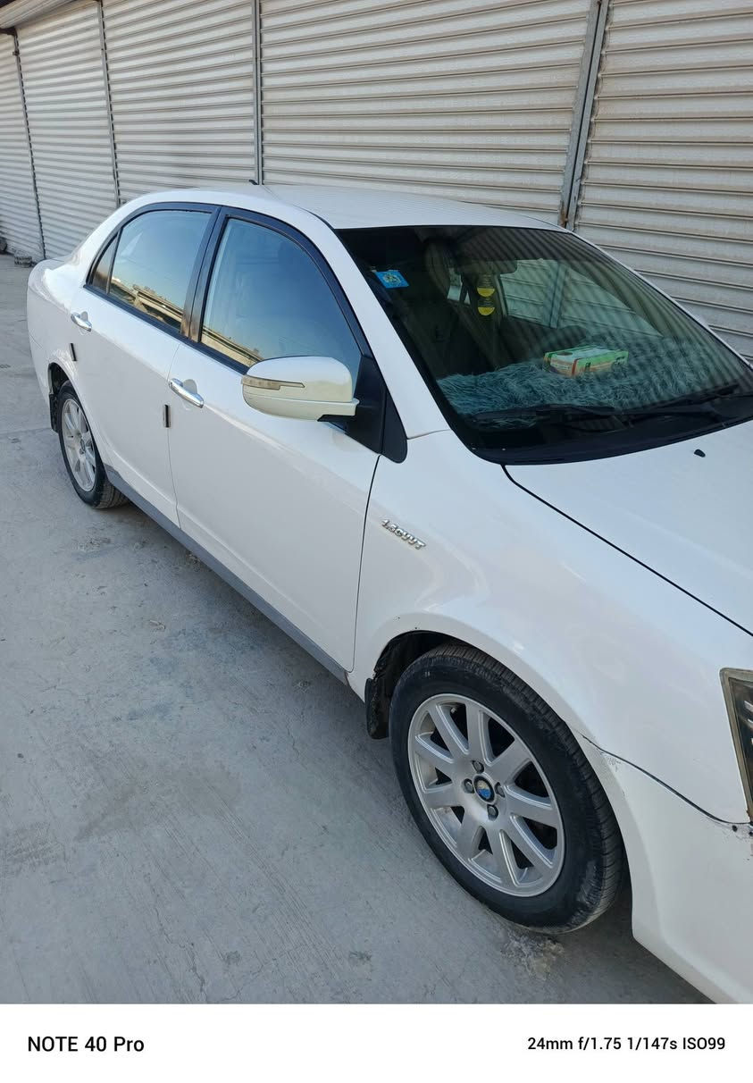 السلام عليكم جيلي موبل للبيع2010 رقم كربلاء انكليزي بأسمي السياره تحويل ثاني يوم سنويه لل29 كير مكينه خير من الله 
لا تنقيص ولا تبخير تخم تاير جديد باتري جديد مكفوله من الضربه والصبغ منضومة زنون عدسات عالي ناصي كشاف السياره مال بيت الله شاهد  السعر 55 وبيها مجال ***********
