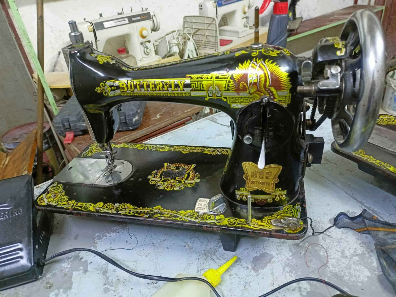 عنوان موصل الايسر حي الانتصار قرب كرم مول 
مكينه فراشه اصليه باب اول مال ثمانينات اسواق مركزية شرط صوت ناعم كلش خياطه درجه اوله 
يوجد خدمة توصيل للجميع محافظات
***********🦋 🦋***********
