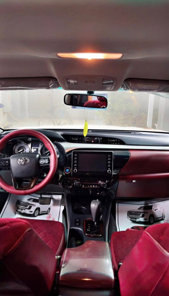 السلام عليكم ♦️
تيوتا هايلوكس للبيع  موديل 2024 مكفوله كفاله عامه من ضربه وصبغ وتبديل وشخوط شرط سونار سياره جديده بمعنى الكلمة 
هايلوكس تي ار دي TRDعالي دبل كاب   (سيد نهرو)
محرك 6 سلندر 4.0 
موصفات:
شاشة🟢
كشنات تبريد🟢
شاحن وايرلس 🟢
مثبت سرعة تفاعلي🟢
كامرة خلفية 🟢
حساسات امامي خلفي 🟢

سيارة وكالة رقم اربيل دولي بسمي تحويل او وكالة  ماشية 12 الف الحقيقي اخت زيرو    السيارة مغلفة تغليف درجة اوله
سعر : 395$ الاتصال على هذا الرقم 
***********
مكاني بغداد حي القاهرة المعلمين بغداد, العراق
