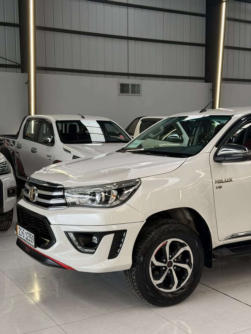 TRD 2020 V6
فول مواصفات سيد نهرو 
ماشي 115 الف حقيقي مكفول كفالة عامة
رقم السليمانية بشرط تحويل و غرامة
التايرات جديد سياره جديد مابي النقص
سعرها 328 بي مجال قليل
مكان قضاء كلار شارع المعارض
***********
