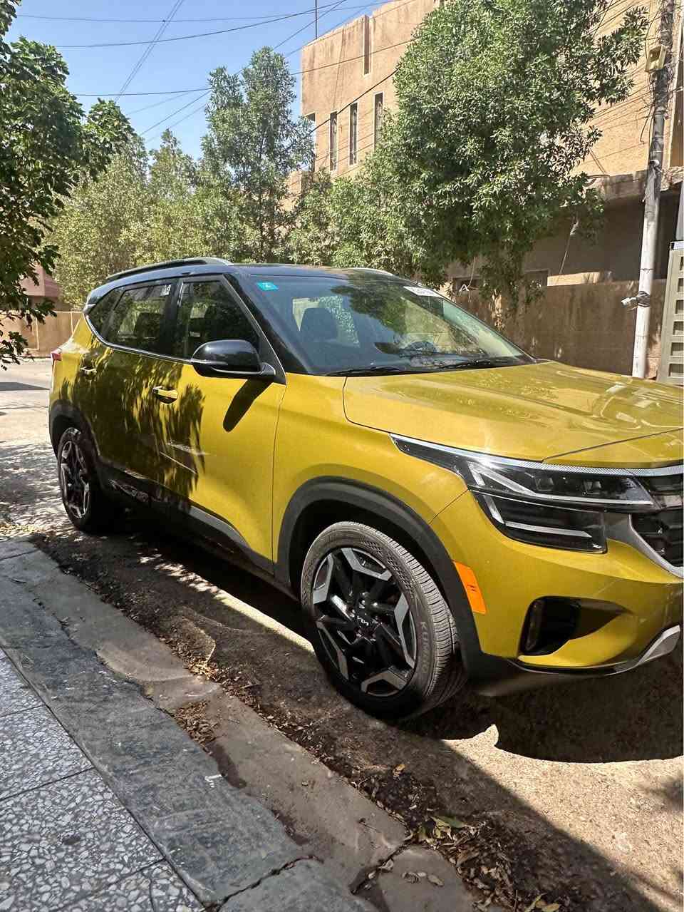 كيا سليتوز وارد امريكي فول مواصفات اعلى فئة Sx 
موديل 2024
محرك 1600 تيربو 
رقم بغداد بااسمي 
 ماشية 28 الف كيلو 
السعر 180 $

الاتصال *********** احمد بغداد, العراق
