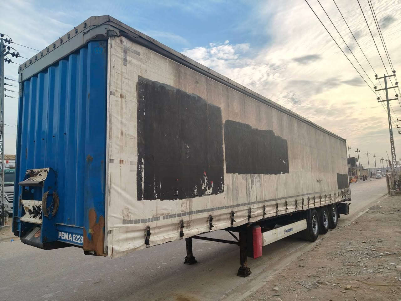 للبيع عربانه 2012 منفيس دخول جديد شهر 11 الشاصي مظروب رمل ومصبوغ بزاخو السعر 80 وبيها مجال للشراي مكانها ميسان للاتصال على الارقام
***********
***********
