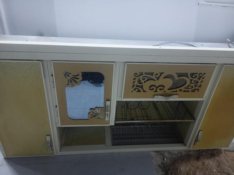 للبيع كاونتر  مترين مع سنك مرمر الكاونتر شغل باب اول مبطن داخله نضافه 80‎%‎    اي  استفسار ع الواتساب  *********** مكان البصره تنومه  يوجد توصيل لجميع مناطق البصره
