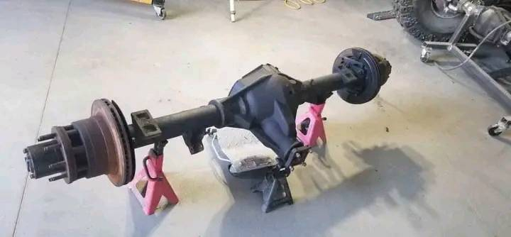 2006 dually axle. 4.10 gears. Nothing wrong with it. 
Message us if interested
Asking $1000


**إذا كنت صاحب هذا الإعلان وتريد حذفه لأي سبب، رجاءا أرسل رسالة إلى الدعم الفني**