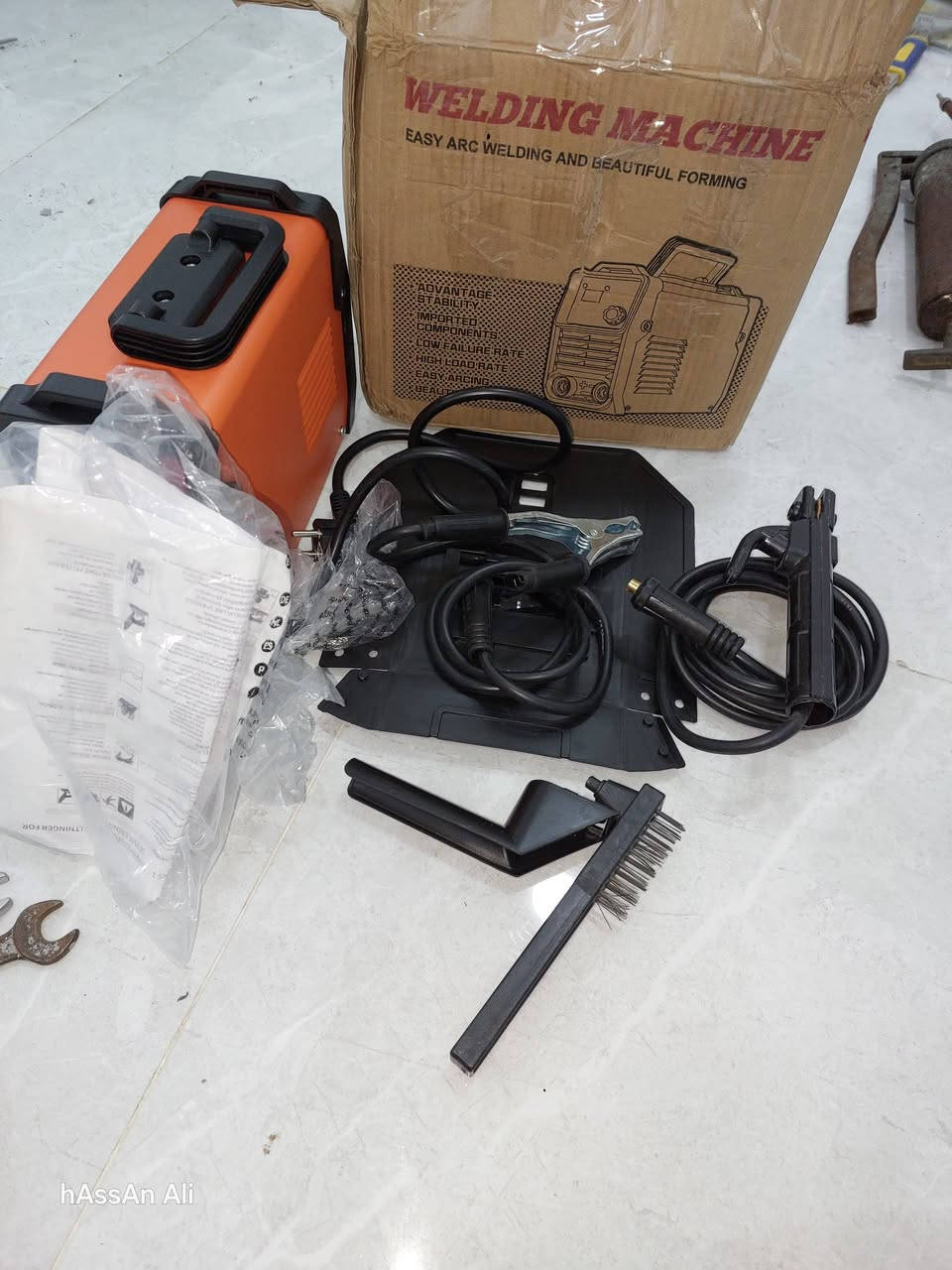 مكينة لحيم للبيع جديده غير مستخدمه مع كامل ملحقاتها السعر ٥٥ الف مكاني بصره جمهورية 
***********

للبيع مايكرويف شركه كينوود العالميه انشاء ياباني تجميع صيني نضيف 95% مع ملحقات كامله سعر 180وبي مجال
مكاني بصرة جمهورية

طباخ للبيع ماركه جامبو نضيف كلش اصليه باب اول اي نقص مابي سعر 280 وبي مجال بسيط 

والأسعار بلصور
