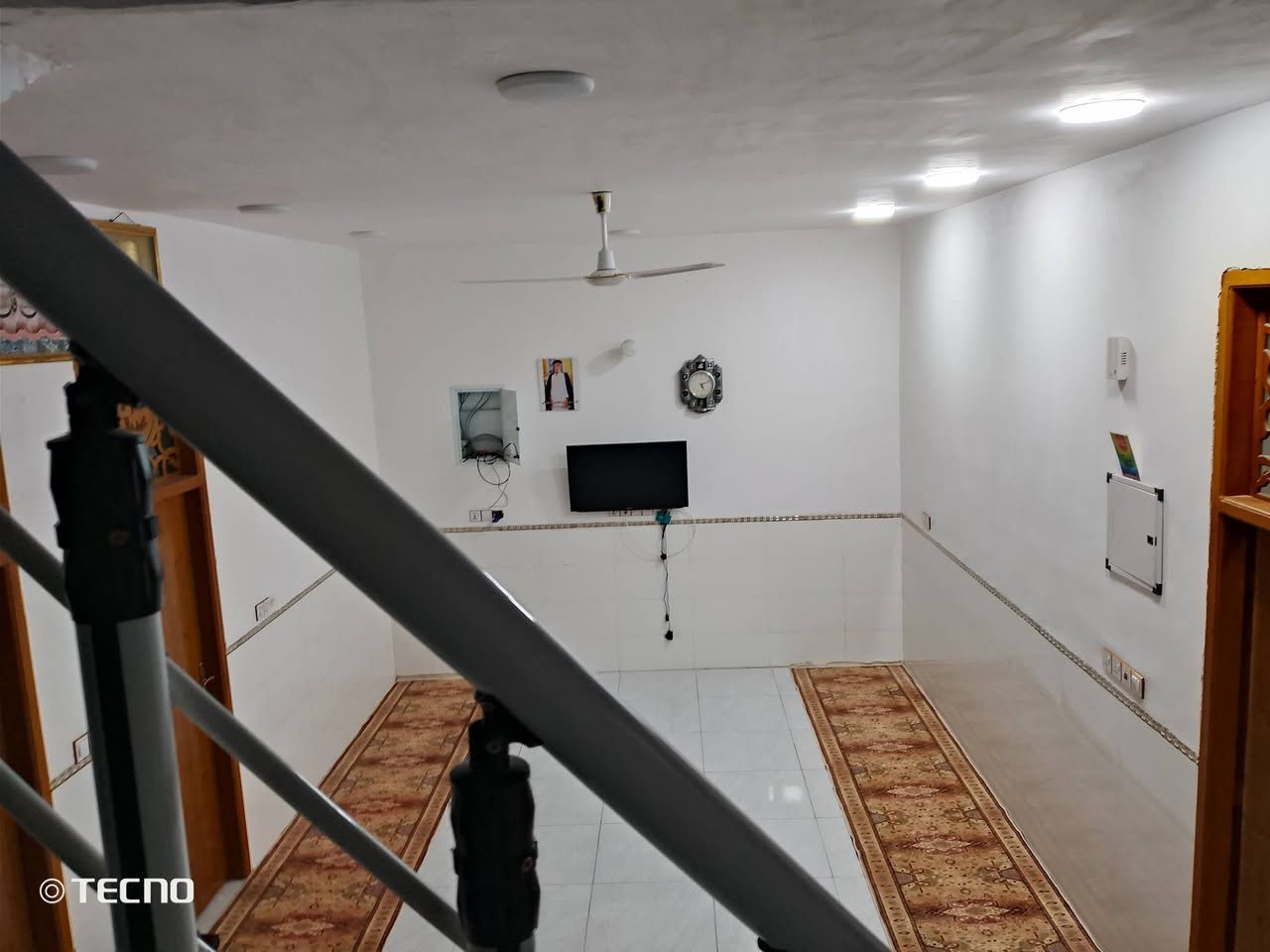 سلام عليكم
بيت للبيع

طابو زراعي سند 25 

واجهيه مساحه 200 طابوك جمهوري

بيت كامل. بناء حديث 

المكان قرب الدله
للأتصال 
***********

***********
