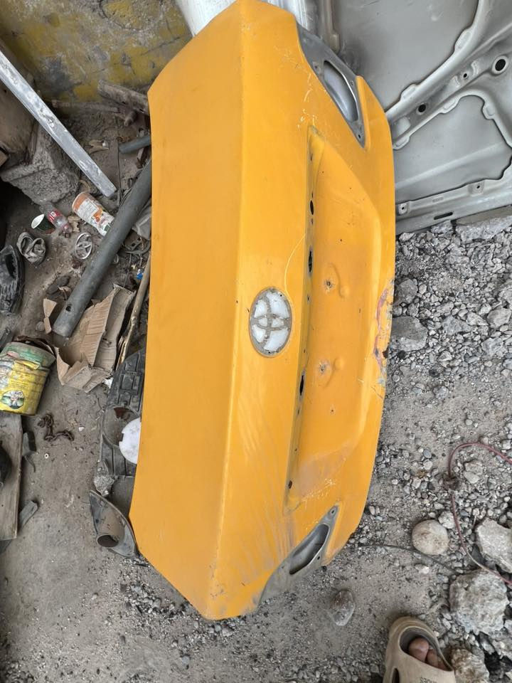 عندي هاي الغراض مال كورلا كلهن بلاديات صندوك كورلا١٩ وصندوك 2009 جاملغ امامي بنيد بي طخه خفيفه ومصلح بس بلادي *********** قيم واخذ
