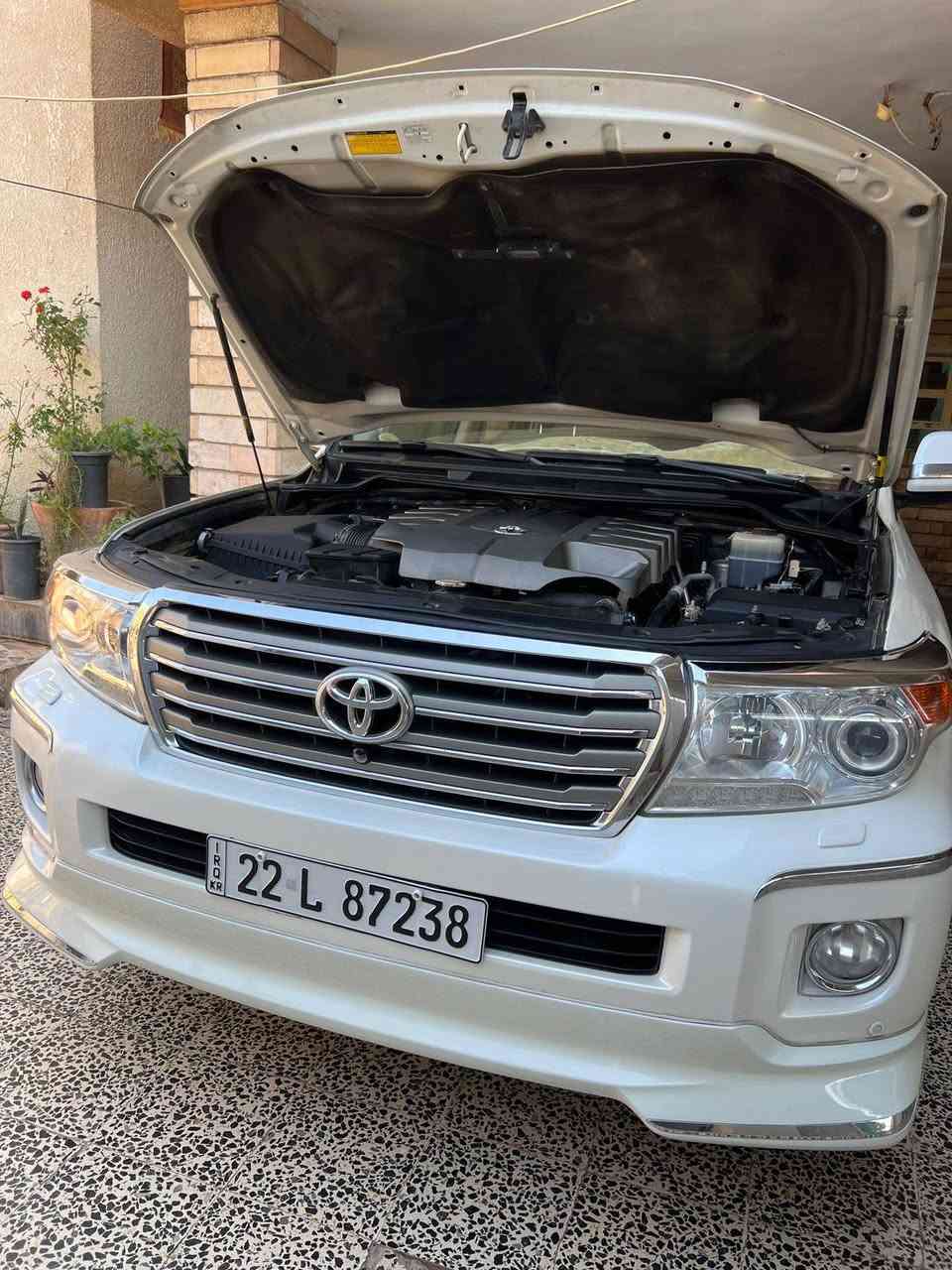 سلام عليكم للبيع 
لاندكروز GX-R
موديل :2015
ماشية : 162 KM
المواصفات 
فتحة 
بصمه 
كشنات كهرباء 
كشنات جلد 
داخل بيجي 
تحكم ستيرن 
صاجات 
 3 قطع تبريد 
 7 راكب 
حساسات امامية + خلفية 
لايت زنون 
بلوجكتور 
زراك لايت 
لد امامي 
هوك سحب 
فور ويل 4x4
المكينة 8 سلندر 4700
مري شفط كهرباء 
اشاير بالمري 
دوسات 
ويل كب كروم 
نيكلات 
ويل كب كروم 
بصمة عدد 2 
(رقم اربيل )
ملاحظة:  السيارة بيها قطعتين صبغ فقط 
                                    سونار مرفق ويه صور 
((السيارة جديدة جداً بدون اي نقص تخم تاير جديد صدر جديد بدون اي ملاحظات))
السعر : 405 وبيها مجال بسيط 
العنوان : صلاح الدين دجيل 
للاستفسار
 ***********
