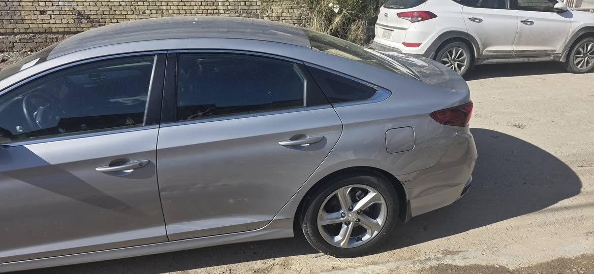 السلام عليكم
للبيع والمراوس سوناتا وارد كوري خط واحد غاز مكفوله سياره بيها طخات بسيطه امبين بالصور
نص فول رقم بغداد
 كير محرك مكفول 
تخم تاير 
ماشيه 67قابل للزياده 
اذا مراوس سوناتا غاز  2025 ونطي فرق
كلهة تعرف السوناتا مايحتاج اكتب جريده
مكان السياره
بغداد كماليه 
***********
السعر 185قابل للتفاوض
