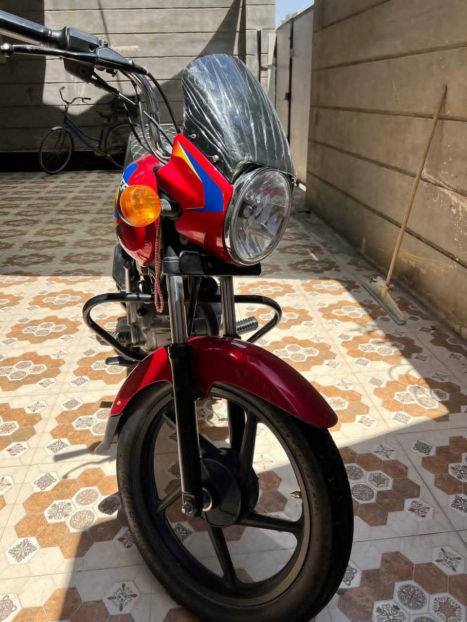 سلام عليكم دراجه بوكسر 2020
دراجه انضف من الصور مكفوله 
تحويل ثاني يوم 
ما ناقصها برغي واحد 
مكاني تقاطع القدس للاستفسار 
*********** السعر 1450 وبيها مجال حك الجيه
