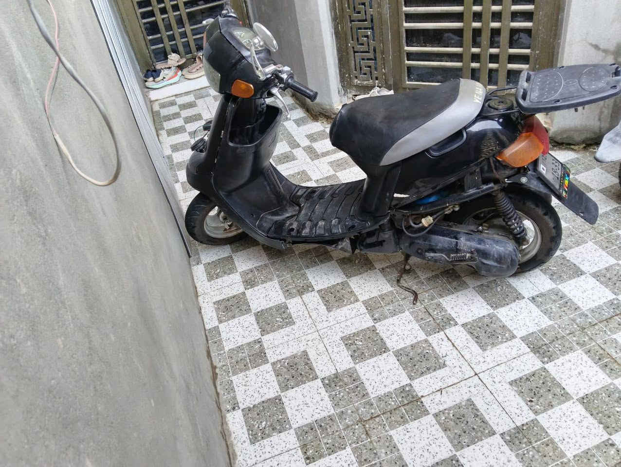 دراجه زعره خطين  نظيفه كلها شغاله مابيها اي عطل مفتوحه بس نظيفه مكينتهه كلش نكره اشاير وكهربائيات كله شغال السعر 250 الشراي  *********** أو مراسله
