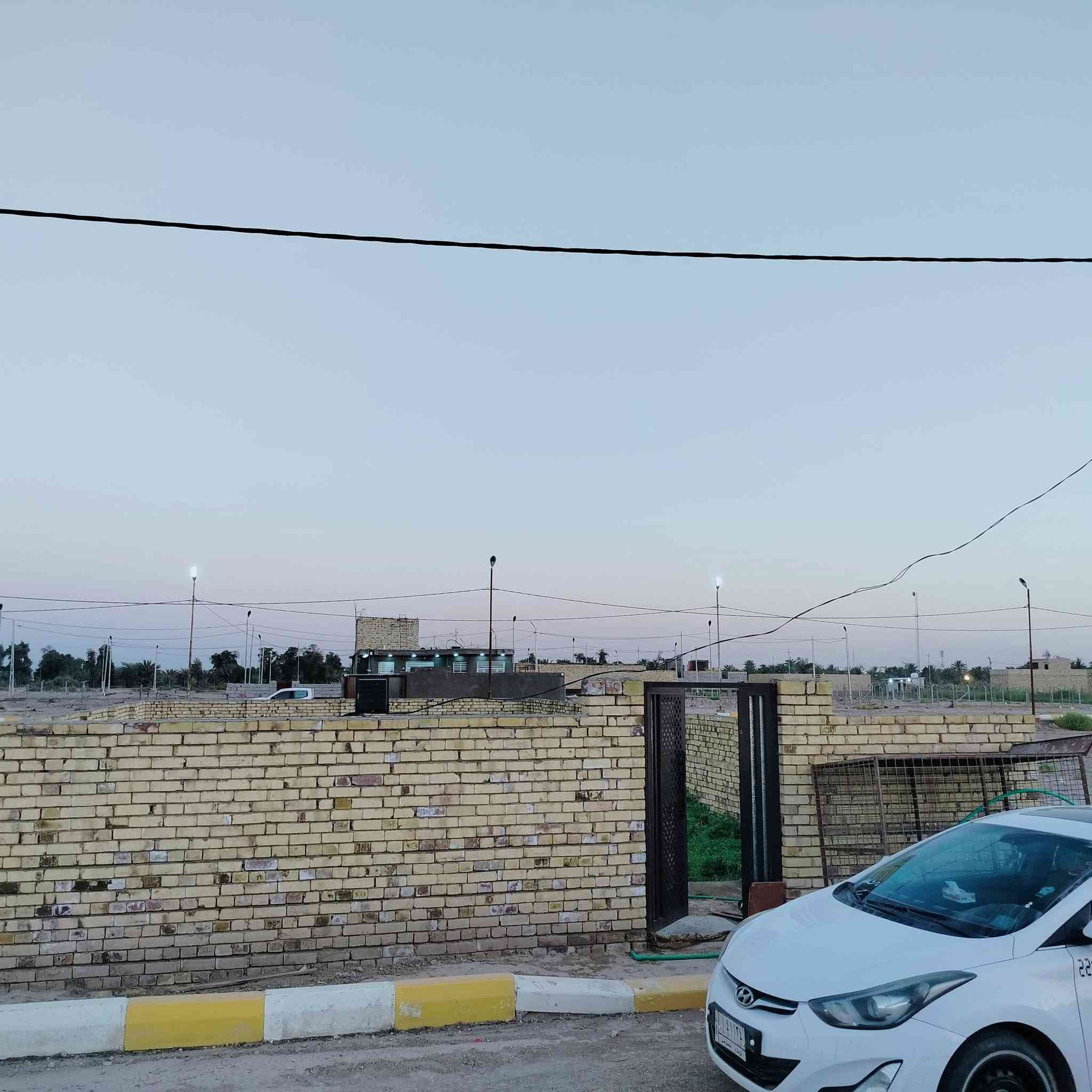 السلام عليكم عرصه للبيع طابو زراعي سند 25بسمي العرصه 200متر مجمع نور الامير طريق الدغاره مقابيل ال5دونم واتساب***********  او***********
